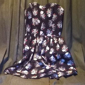 Hot Topic size L skull and crossbone black polka dot hot pink flowers
